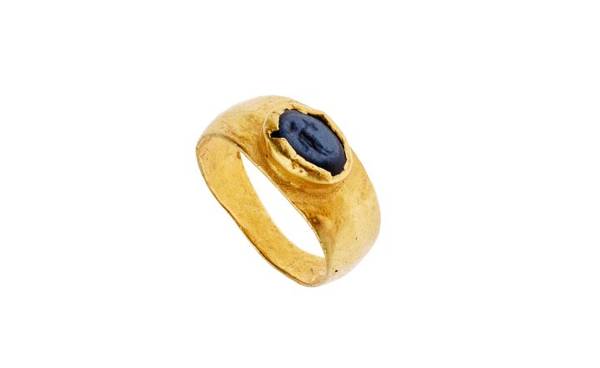 Quelle: Goldener Fingerring mit Merkurdarstellung aus Vörstetten_6. Jahr. n. Chr._Fotograf Axel Killian_Querformat