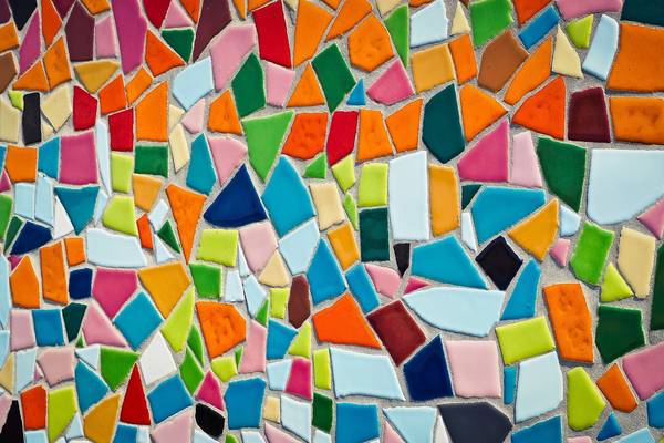 Quelle: pixabay Das Bild zeigt bunte Mosaiksteinee