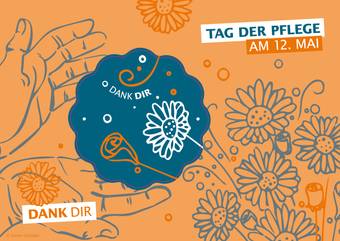 Blaue Blumen und zwei Hände vor orangenem Hintergrund
